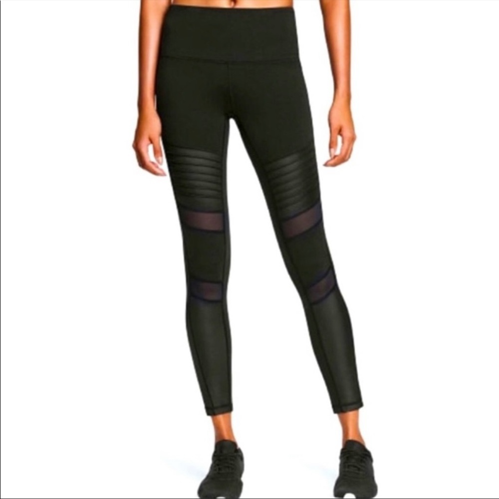 Victoria’s Secret Knockout Moto Leggings Size Small